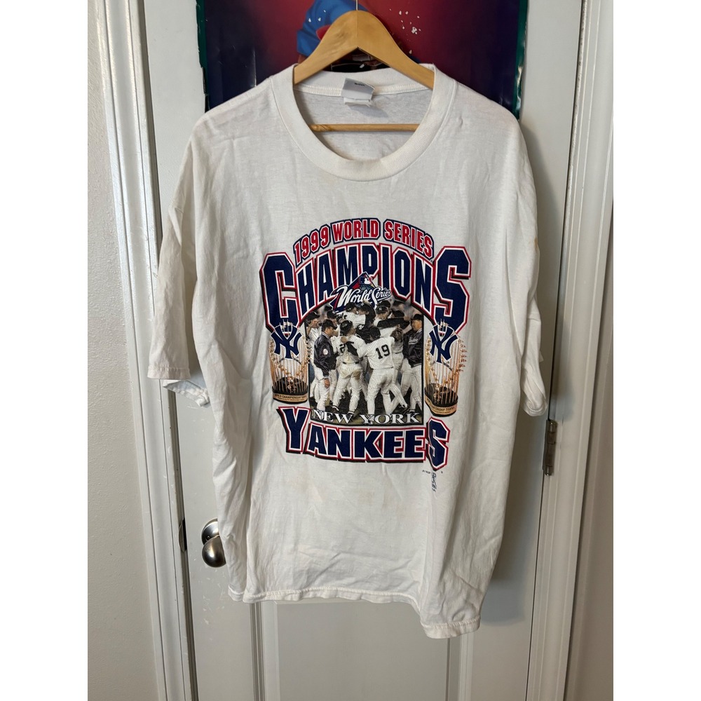 Vintage Sport Attack New York Yankees 1999 World Series Champions T-Shirt White
